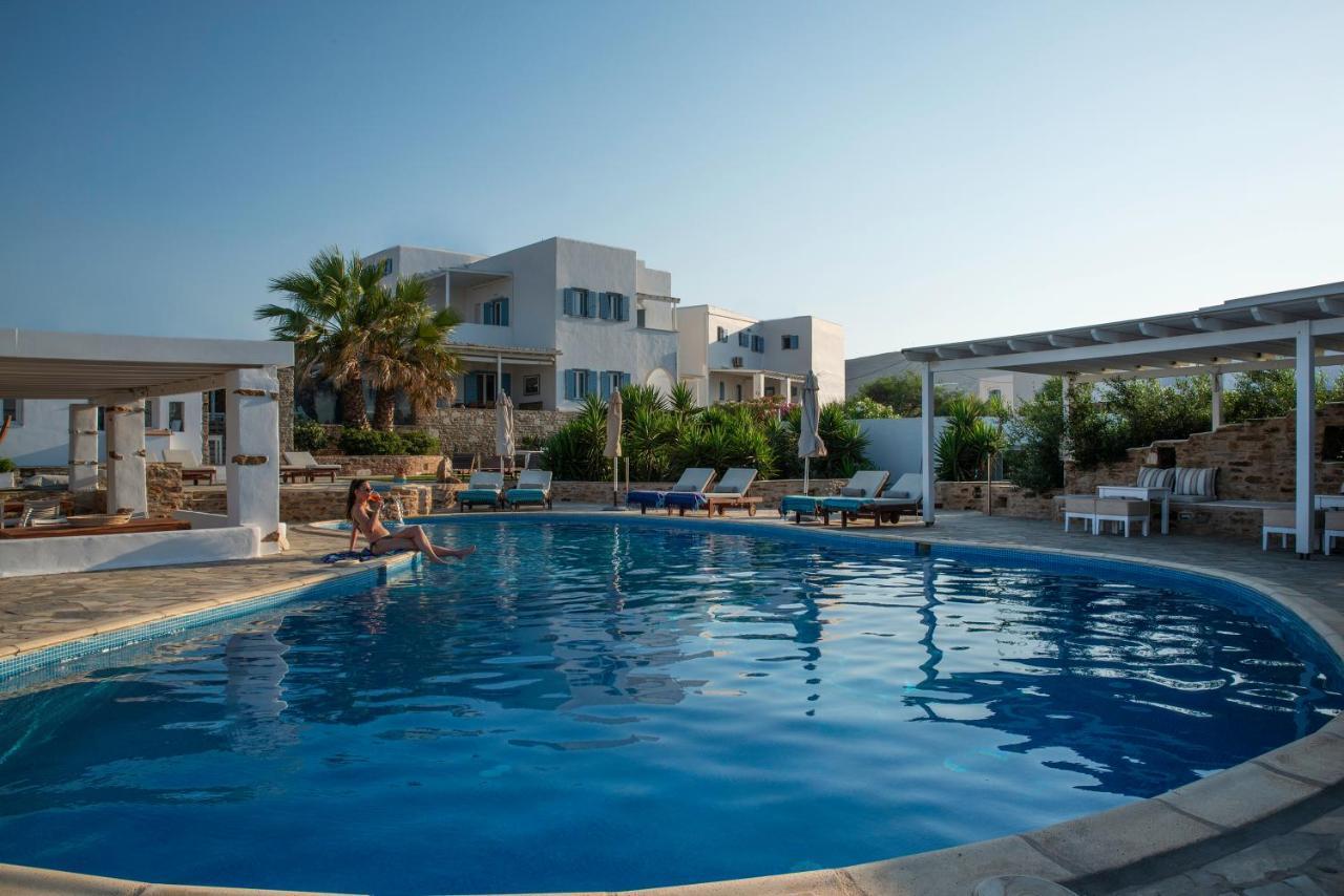 κάστρο Ξενοδοχείο με διαμερίσματα Αντίπαρος